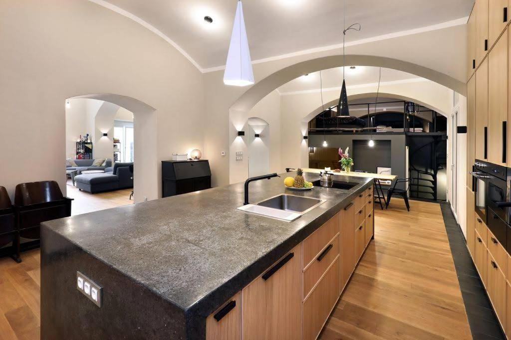Design Loft 2 Minutes To Wenceslas Square Prag Exteriör bild