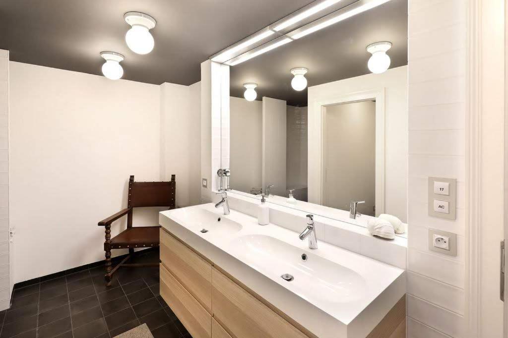 Design Loft 2 Minutes To Wenceslas Square Prag Exteriör bild