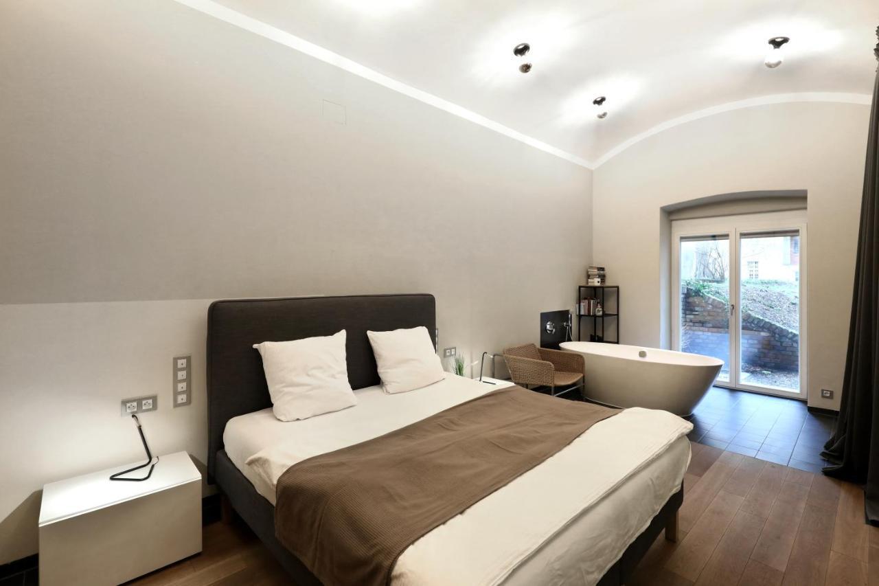Design Loft 2 Minutes To Wenceslas Square Prag Exteriör bild
