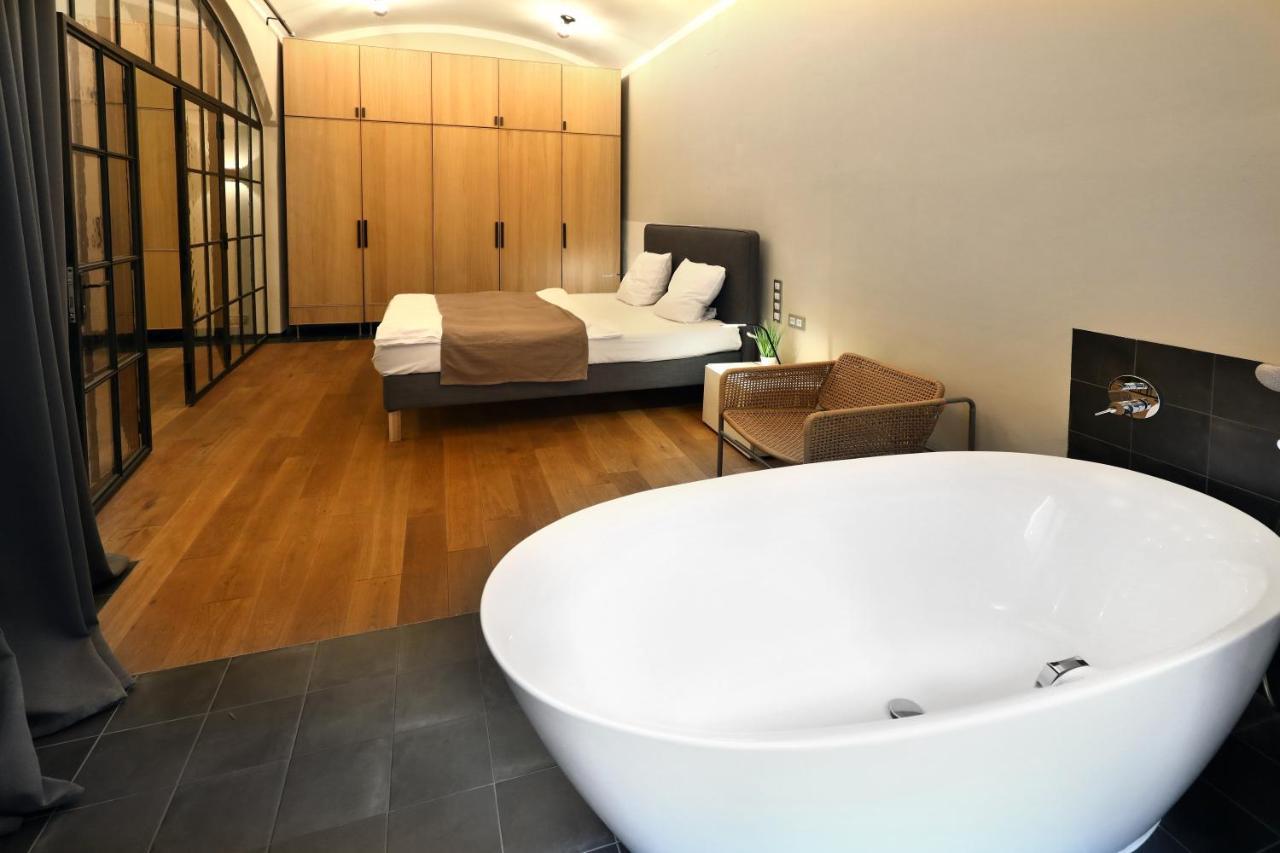 Design Loft 2 Minutes To Wenceslas Square Prag Exteriör bild