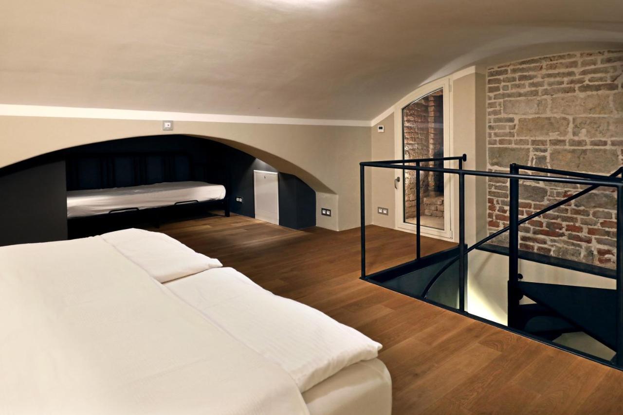 Design Loft 2 Minutes To Wenceslas Square Prag Exteriör bild